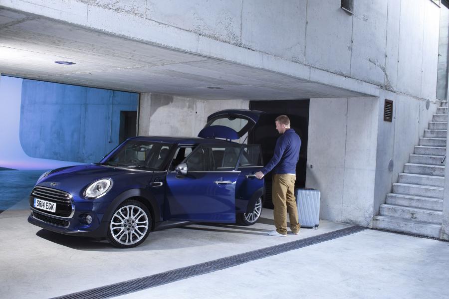  Mini Cooper D 5-Door 2014 года  (UK) (фото 32 из 68)